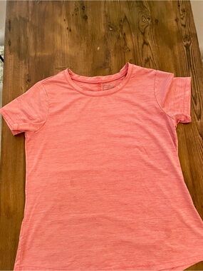 Eddie Bauer Pink Short-Sleeve Women's Tee